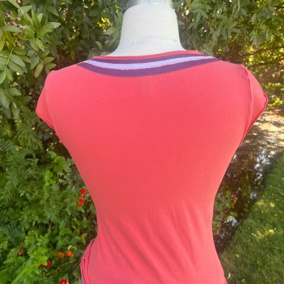 American Eagle Outfitters Coral V-Neck Tee - Picture 6 of 6